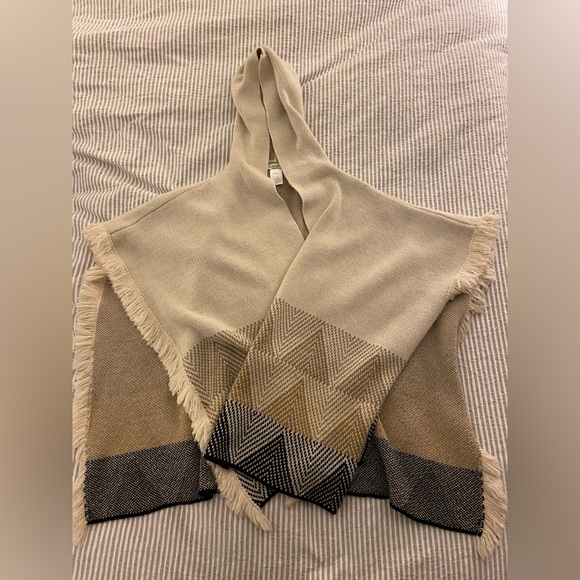 Gorgeous Italian wool and alpaca shawl 🐑 🇮🇹 - Picture 1 of 5